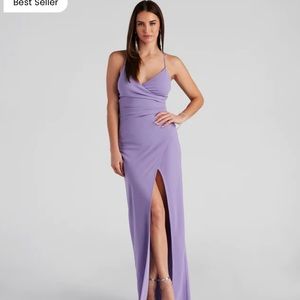 Windsor formal maxi dress. Color:lavender Size: M